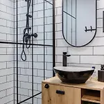 Wawrzyniaka Very Berry Modern For 6 Guests Near Old Zoo By Renters