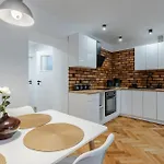 Wawrzyniaka Very Berry Modern For 6 Guests Near Old Zoo By Renters Apartman *