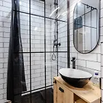 Wawrzyniaka Very Berry Modern For 6 Guests Near Old Zoo By Renters *