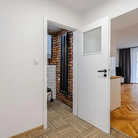 Lägenhet Wawrzyniaka Very Berry Modern For 6 Guests Near Old Zoo By Renters Poznań