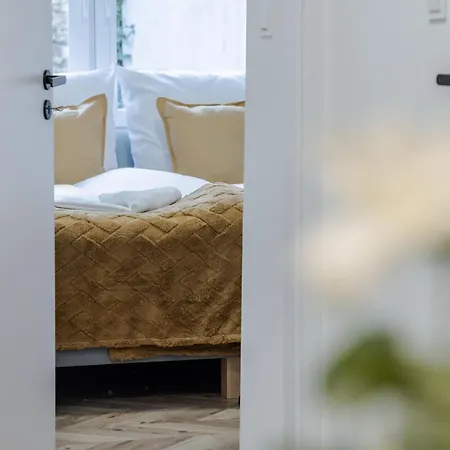 아파트 Wawrzyniaka Very Berry Modern For 6 Guests Near Old Zoo By Renters 포즈난