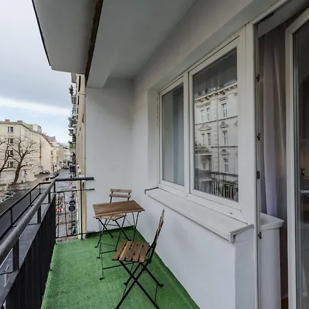 Wawrzyniaka Very Berry Modern For 6 Guests Near Old Zoo By Renters 아파트 포즈난