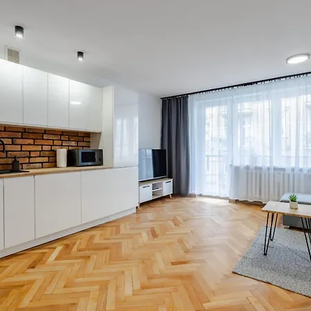 Wawrzyniaka Very Berry Modern For 6 Guests Near Old Zoo By Renters *