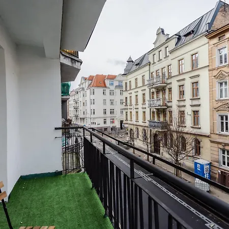 Wawrzyniaka Very Berry Modern For 6 Guests Near Old Zoo By Renters Poznań