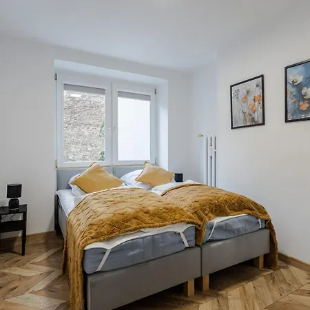 Wawrzyniaka Very Berry Modern For 6 Guests Near Old Zoo By Renters 아파트 포즈난