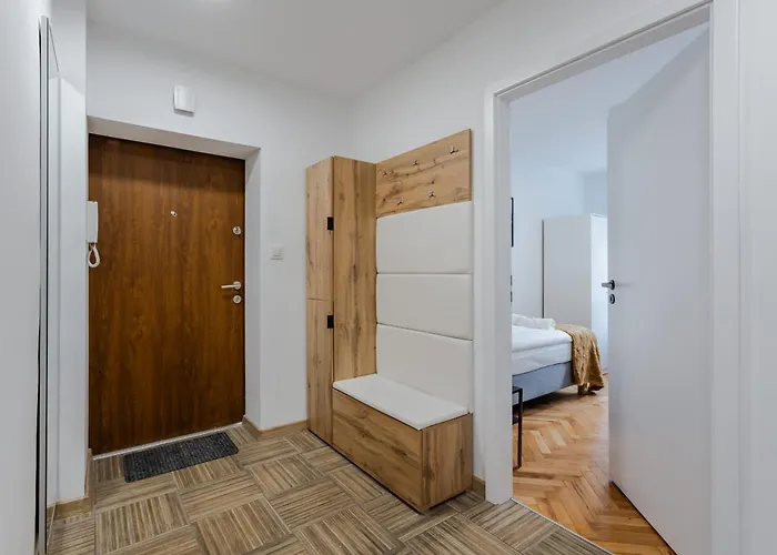 Wawrzyniaka Very Berry Modern For 6 Guests Near Old Zoo By Renters Apartamento Poznan