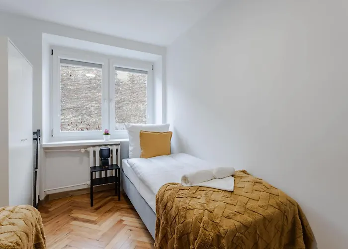 Apartamento Wawrzyniaka Very Berry Modern For 6 Guests Near Old Zoo By Renters *