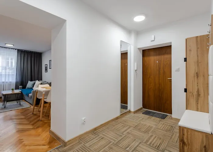 Apartamento Wawrzyniaka Very Berry Modern For 6 Guests Near Old Zoo By Renters