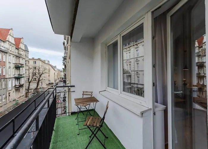 Wawrzyniaka Very Berry Modern For 6 Guests Near Old Zoo By Renters Apartamento Poznan